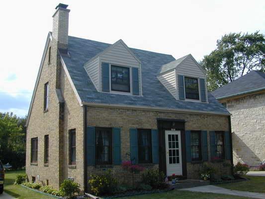 1927 N 85th St., Wauwatosa, WI 53226