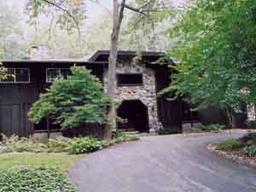 5381 S Honey Creek Dr., Greenfield, WI 53221