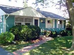 7023 N Navajo, Glendale, WI 53217