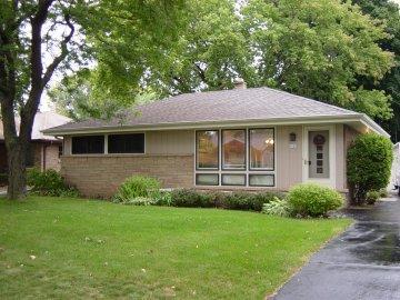 2102 N 107th St., Wauwatosa, WI 53226