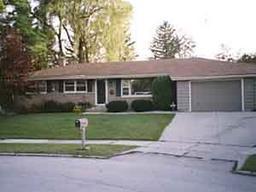 1415 Norview Cir., Port Washington, WI 53074