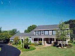 2475 Shelly Ct., Brookfield, WI 53045