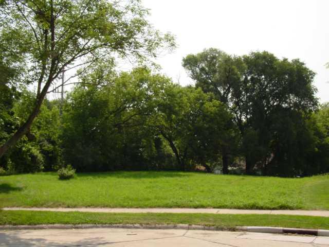 2917 E Eaton Ln., Cudahy, WI 53110