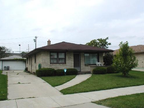 2216 Monroe Ave., Racine, WI 53405