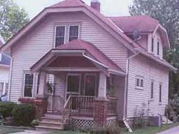 1025 Poplar, West Bend, WI 53095