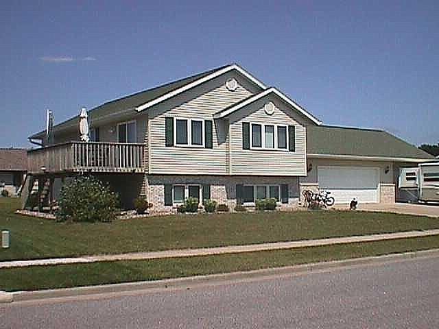 907 Western Ave., Holmen, WI 54636