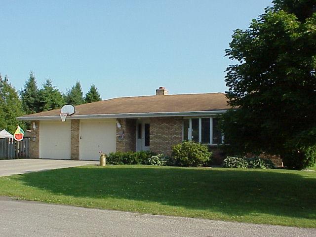 223 Thistledown Ln., Walworth, WI 53184