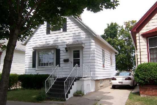 1324 E Idaho St, Milwaukee, WI 53207