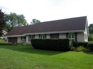 5430 S Brennan Dr., New Berlin, WI 53146