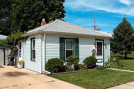 2108 Oregon St, Racine, WI 53405