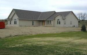 210 Hunters Crossing South, Slinger, WI 53086