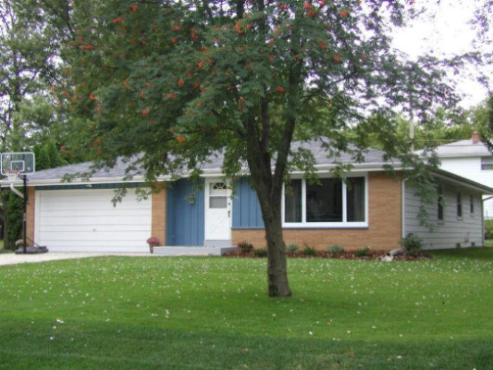 1545 S 169th St, New Berlin, WI 53151