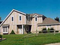 4415 S Regal Manor Dr., New Berlin, WI 53151