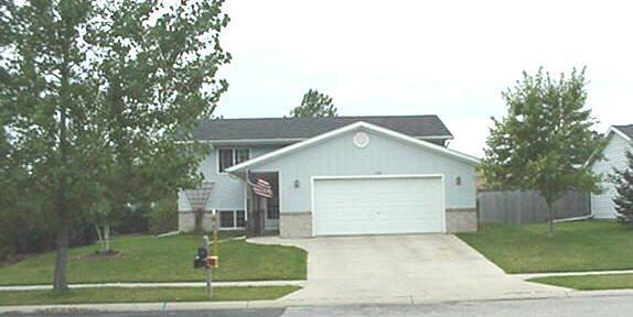 1005 Wheelock Ave, Hartford, WI 53027