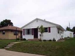 2309 Grove Ave, Racine, WI 53405