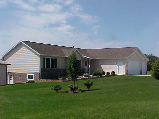 W4925 Kohler Dr., Fredonia, WI 53021