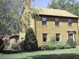 429 N 24th St., La Crosse, WI 54601