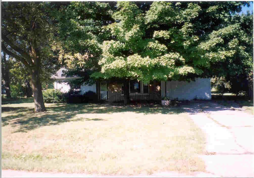 1025 S Bobolink, Brookfield, WI 53005