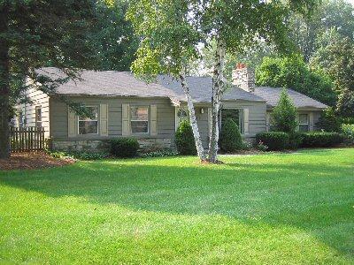 215 W Brentwood Ln., Glendale, WI 53217