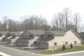 1015 Shadowood Cir. #3, West Bend, WI 53095