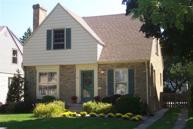 5328 N Kent, Whitefish Bay, WI 53217