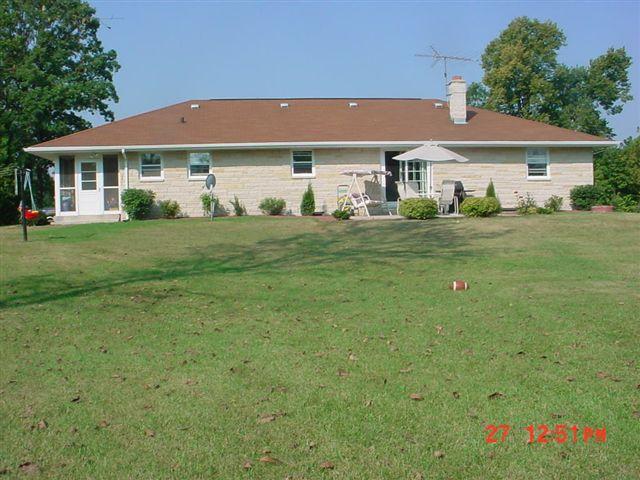 8320 Kettle Moraine Dr., Kewaskum, WI 53040