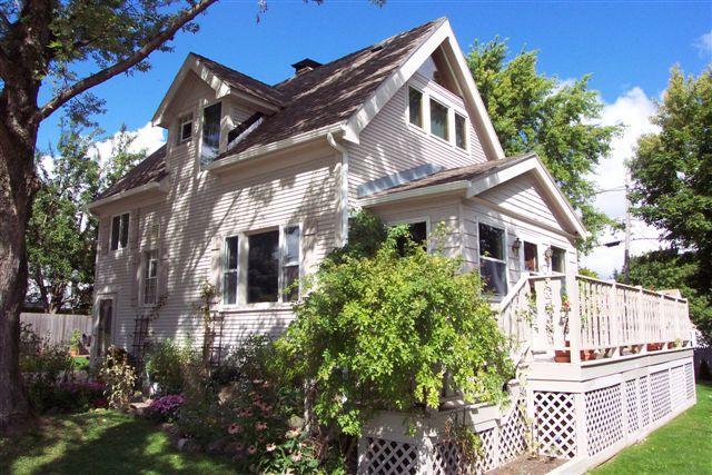 8710 W Hayes Pl., West Allis, WI 53227