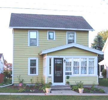 614 Mckinley Ave., Hartford, WI 53027