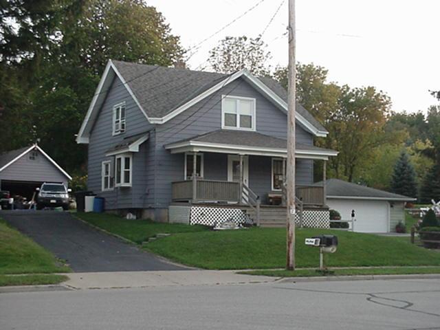 215 Hartford, Slinger, WI 53086