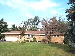 21850 Oakmont Ln., Brookfield, WI 53045