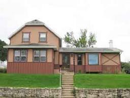 2012 Adams St., La Crosse, WI 54601