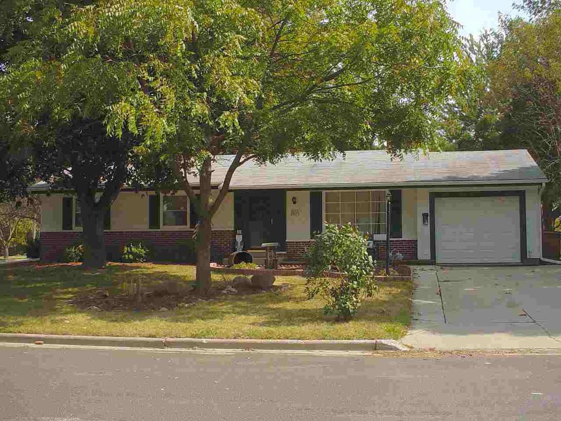 W172N9512 Erika Rd., Menomonee Falls, WI 53051