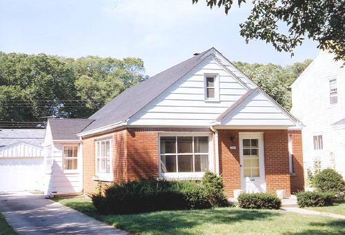 2339 N 88th St., Wauwatosa, WI 53226