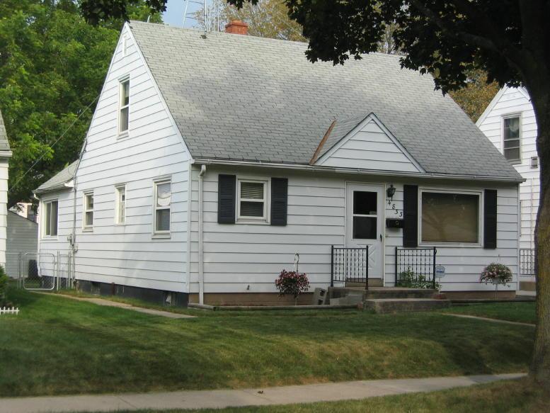 4833 N 90th St., Milwaukee, WI 53225