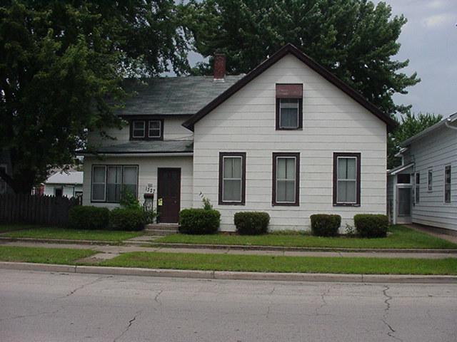 1327 Green Bay St., La Crosse, WI 54601