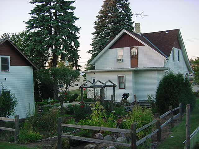 2477 Oak St., Ashippun, WI 53003