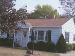 607 Hillcrest St, West Bend, WI 53095