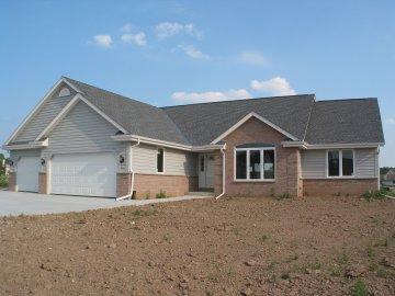 5251 W Behrendt St., Franklin, WI 53132