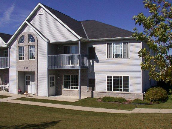 900 Fox Creek #1, Watertown, WI 53098