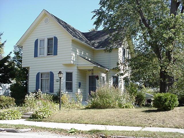 122 S Madison Ave., Port Washington, WI 53074