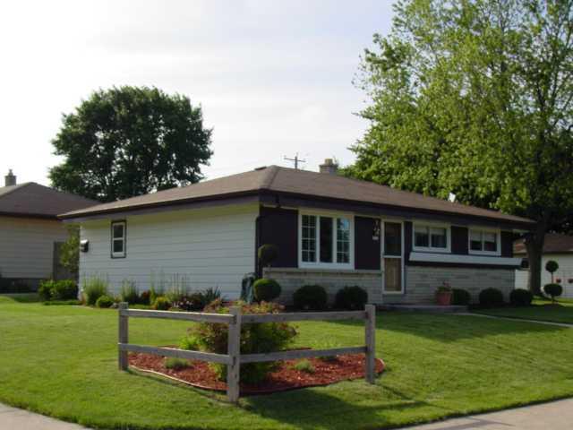 6531 S 22nd St., Oak Creek, WI 53154