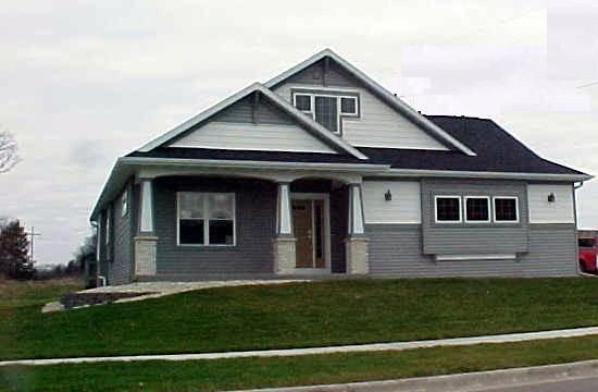 1033 Streblow St., Onalaska, WI 54650