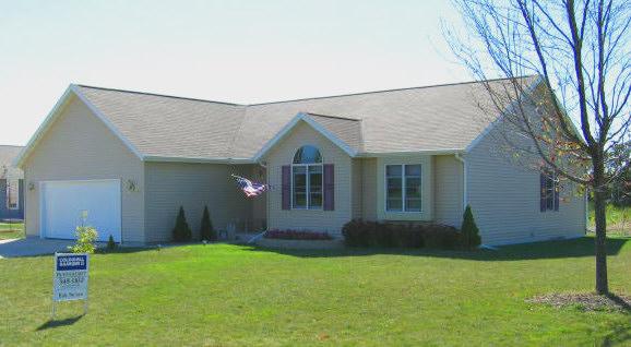 18 E Sedgemeadow St., Elkhorn, WI 53121