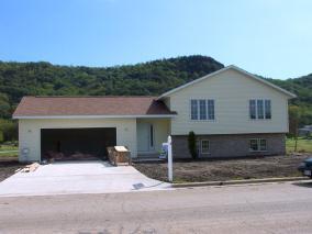 4115 S 33rd, La Crosse, WI 54601