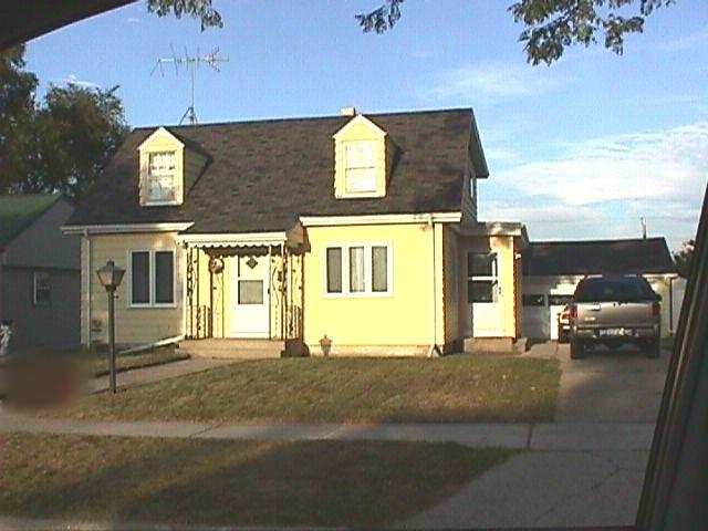 969 Birchwood Dr., West Bend, WI 53095