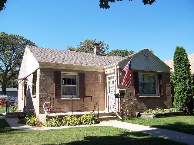 2747 S 49th St, Milwaukee, WI 53219