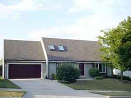 2016 Kathy Ct., Waukesha, WI 53188