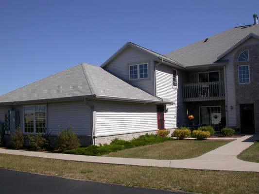 615 Quinlan Dr. #H, Pewaukee, WI 53072