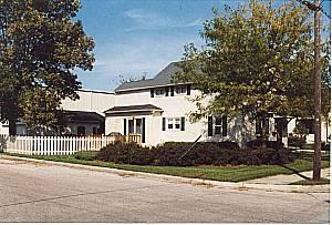 438 Wood St., Oconomowoc, WI 53066