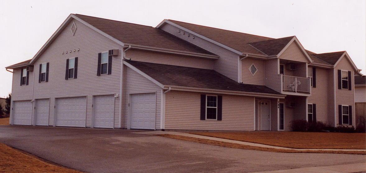274 Minz Park Cir. #4, West Bend, WI 53095
